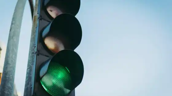 زمان شروع سنجش واقعی ترافیک مرتبط در بازاریابی دیجیتال